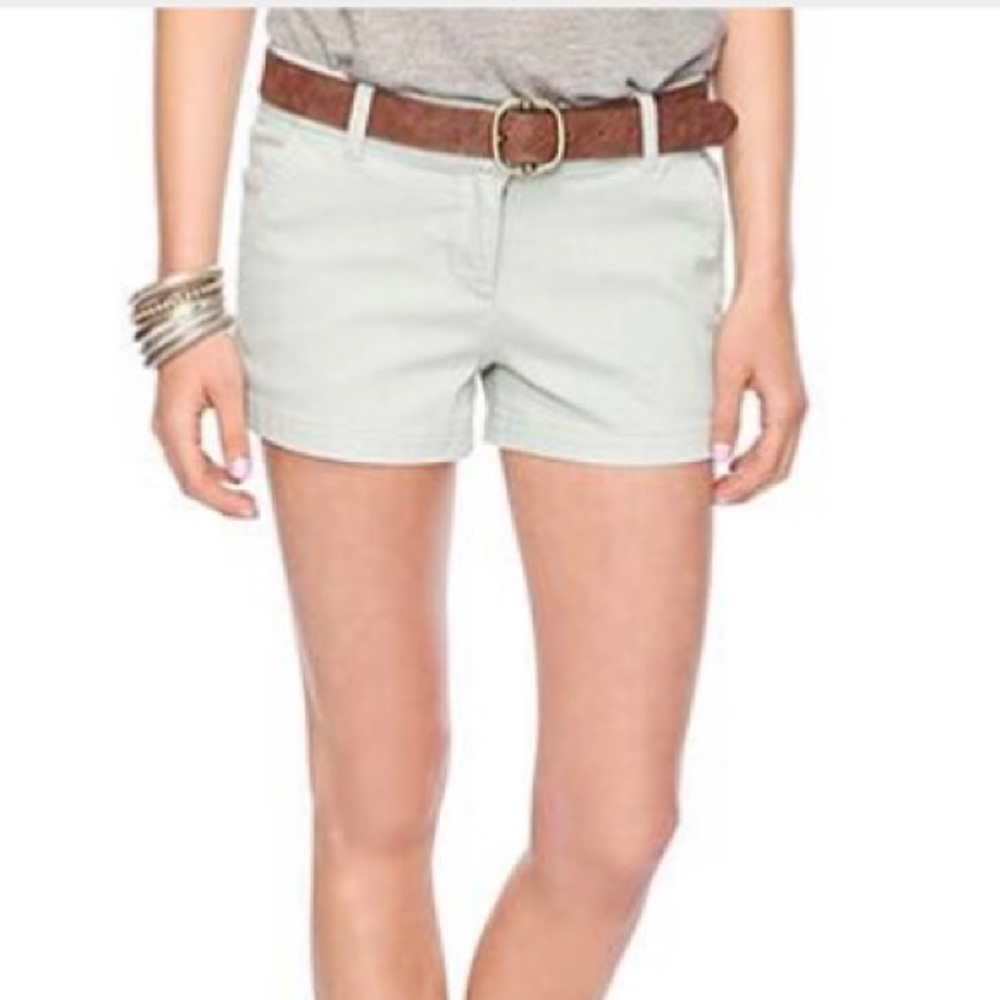 Light green shorts with stretch SZ 26
